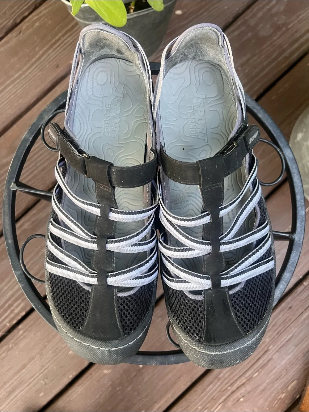 Jambu Women's Black and Gray Outdoor Stretch Sandals - Size 9